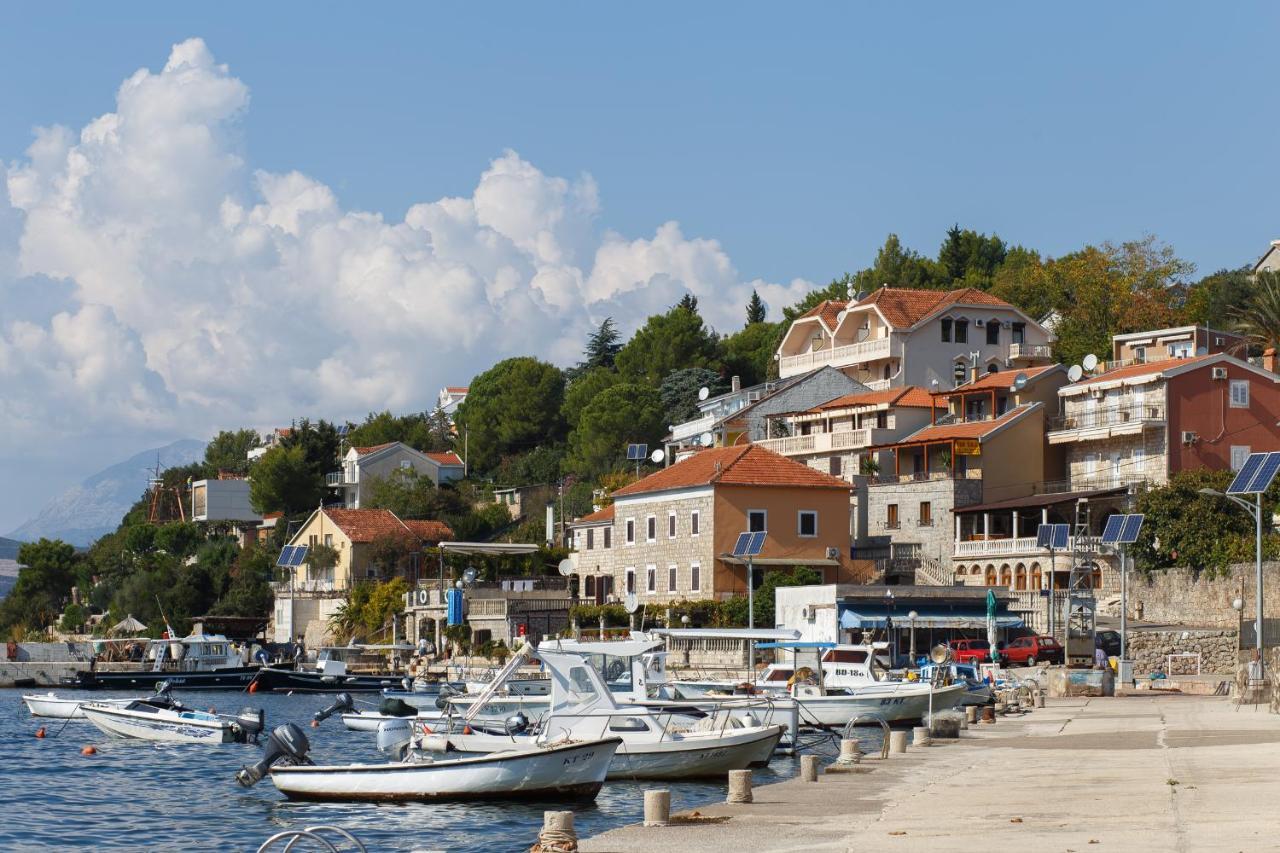 Suntime apartment Tivat Bagian luar foto