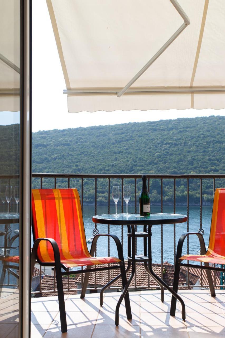 Suntime apartment Tivat Bagian luar foto