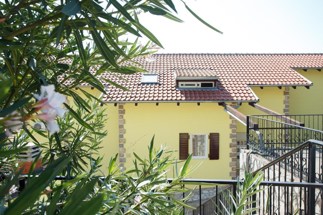 Suntime apartment Tivat Bagian luar foto
